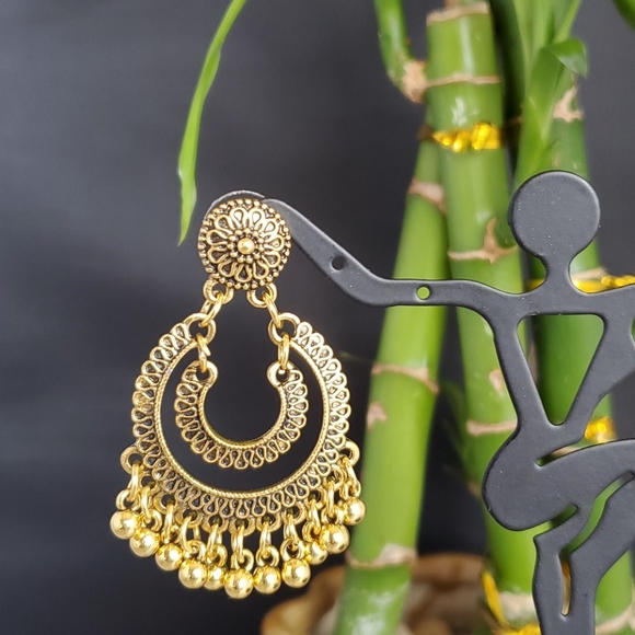 Fancy Earring - Picture 2 of 3